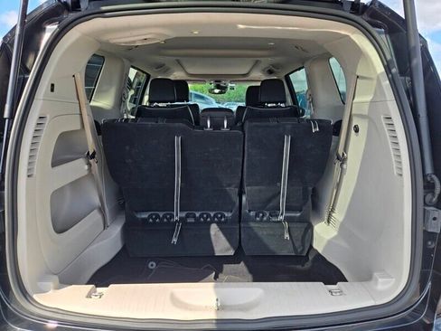 Used 2024 Chrysler Pacifica Limited FWD image 14