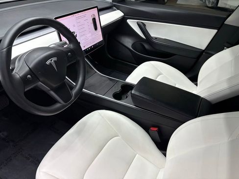 Used 2020 Tesla Model 3 Standard Range Plus RWD image 24