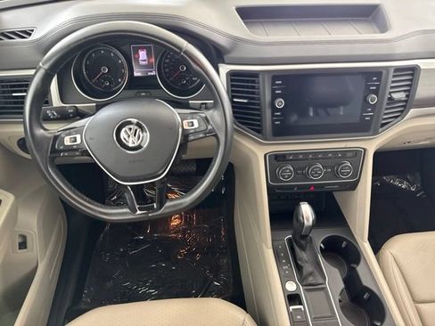 Used 2020 Volkswagen Atlas SE w/ Panoramic Sunroof Package FWD image 23