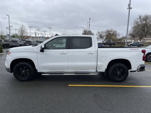 Used 2022 Chevrolet Silverado 1500 LT w/ Work Truck Package AWD/4WD image 4