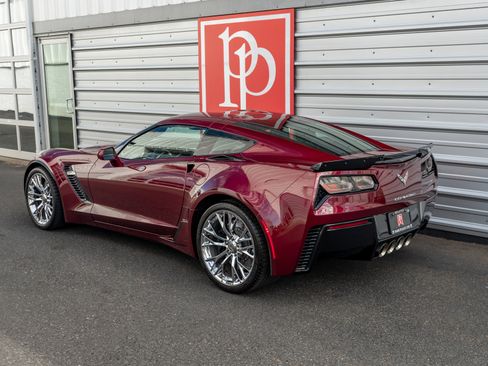 Used 2016 Chevrolet Corvette Z06 w/ 3LZ Preferred Equipment Group RWD image 37