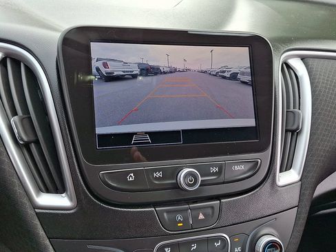Used 2024 Chevrolet Malibu LT FWD image 19