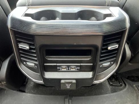 Used 2023 RAM 1500 Laramie AWD/4WD image 18