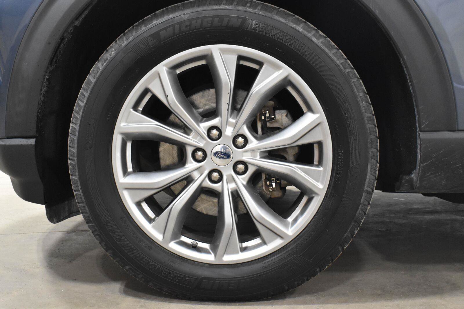 Used 2021 Ford Explorer Limited w/ Equipment Group 301A AWD/4WD image 31