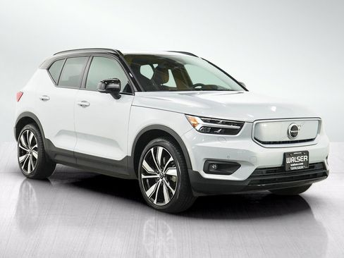 Used 2021 Volvo XC40 P8 Recharge w/ Advanced Package AWD/4WD image 7