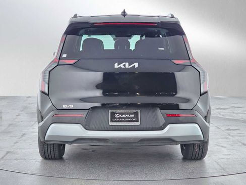 Used 2024 Kia EV9 Wind image 4