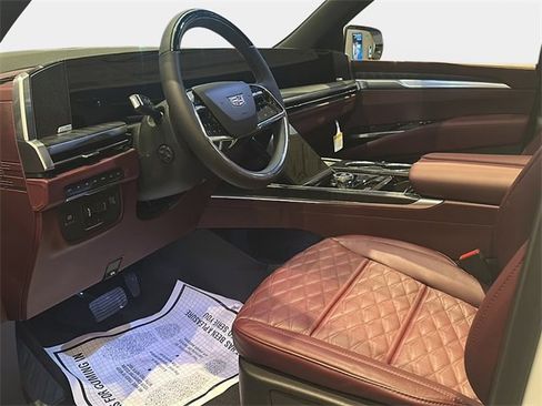 New 2026 Cadillac Escalade ESV Luxury w/ LPO, Radiant Package image 15
