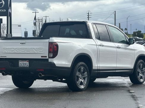 Used 2025 Honda Ridgeline TrailSport image 4