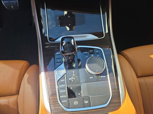 Used 2019 BMW X5 xDrive40i w/ M Sport Package image 22