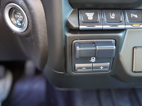 Certified 2024 Chevrolet Silverado 2500 Custom w/ Custom Value Package AWD/4WD image 29