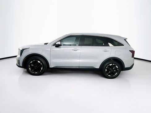 Used 2024 Kia Sorento S w/ Panoramic Sunroof Package image 4