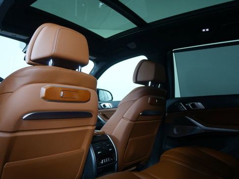Certified 2024 BMW X7 M60i AWD/4WD image 17