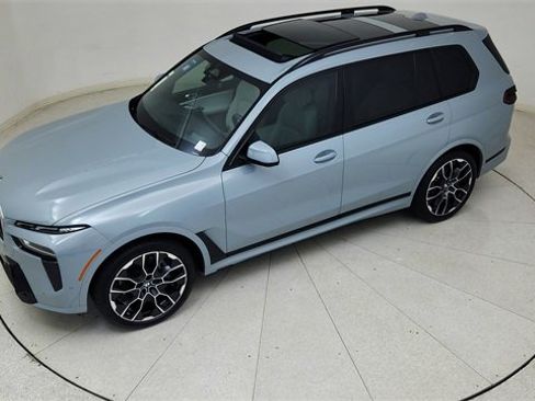 Used 2025 BMW X7 xDrive40i w/ M Sport Package image 82