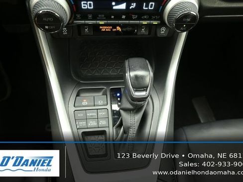 Used 2020 Toyota RAV4 XLE Premium AWD/4WD image 32