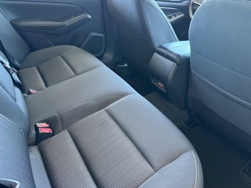 Used 2025 Nissan Altima 2.5 SV FWD image 31