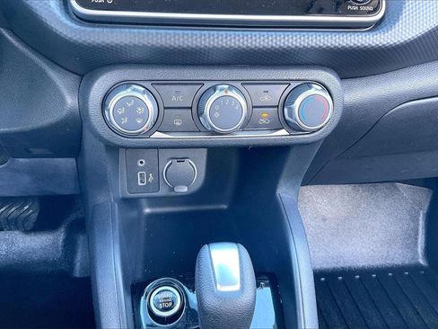 Used 2022 Nissan Kicks S image 32