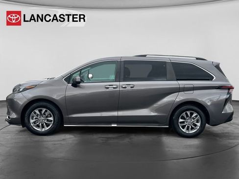 Certified 2024 Toyota Sienna XLE FWD image 4