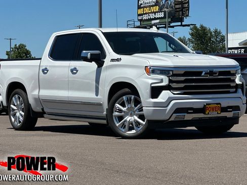 Used 2024 Chevrolet Silverado 1500 High Country w/ Technology Package AWD/4WD image 1