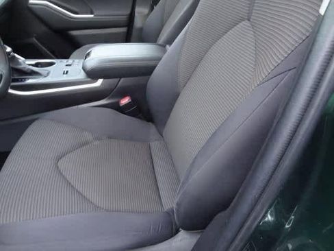 Used 2023 Toyota Highlander LE image 7