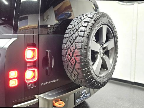 Used 2023 Land Rover Defender 110 X AWD/4WD image 22