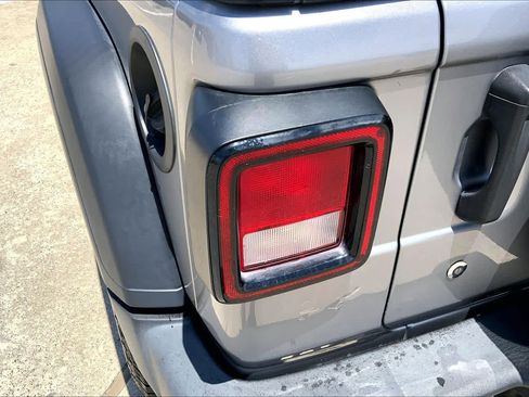 Used 2019 Jeep Wrangler Unlimited Sport S AWD/4WD image 26