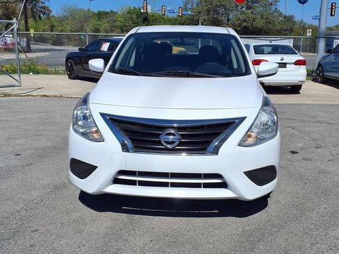 Used 2017 Nissan Versa SV FWD image 2