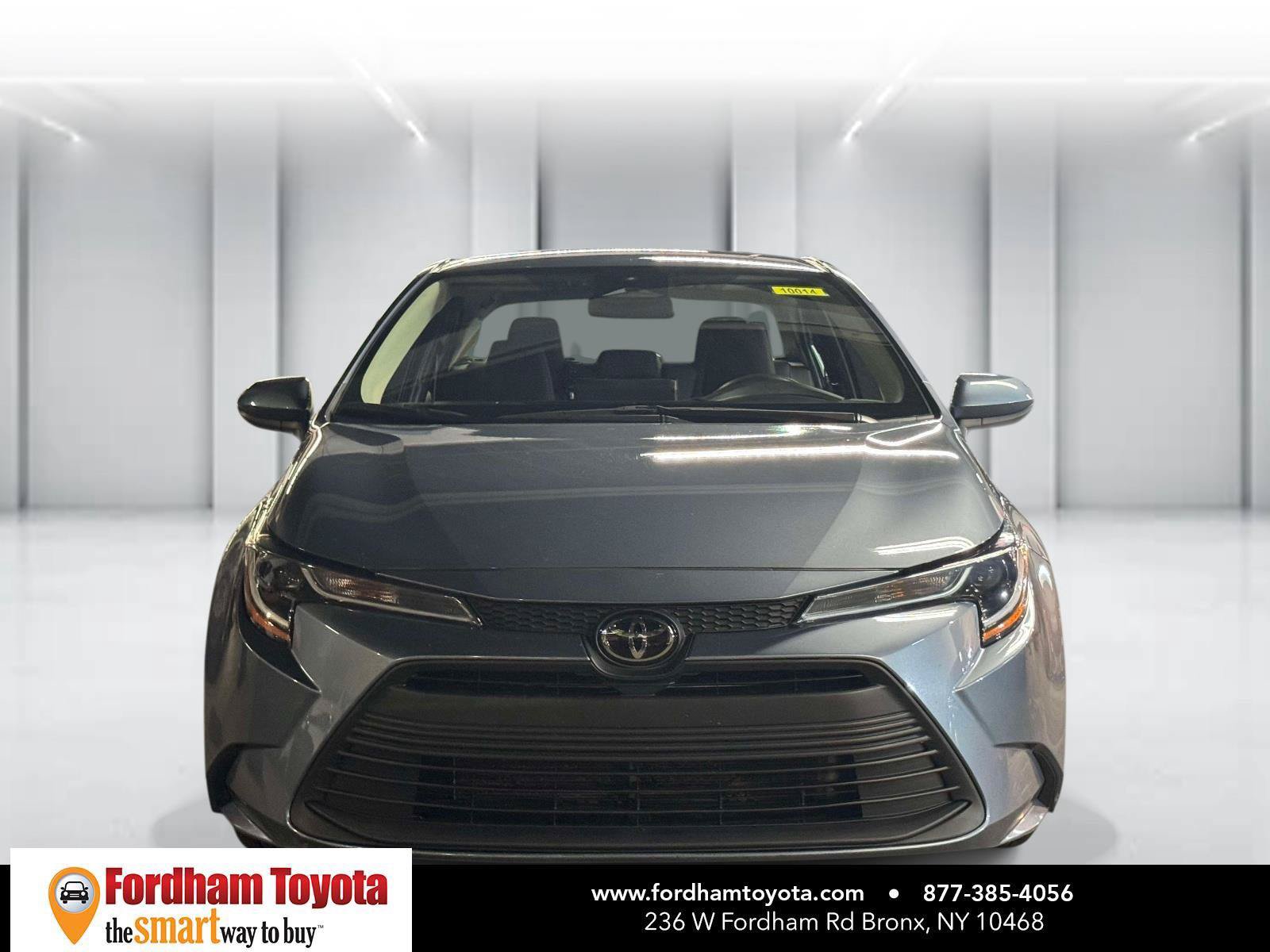Used 2024 Toyota Corolla LE FWD image 2