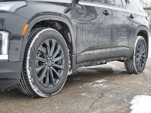 Used 2023 Chevrolet Traverse RS image 32