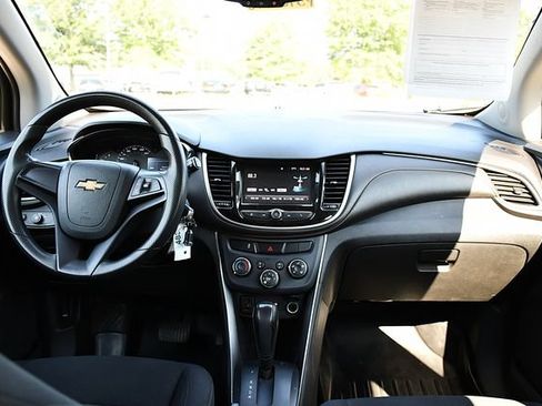 Used 2017 Chevrolet Trax LS FWD image 18