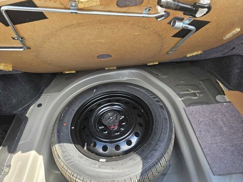 Used 2002 Toyota Camry LE image 32