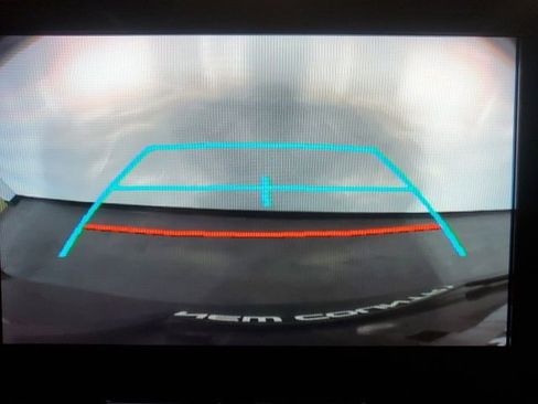 Used 2022 Toyota Sienna XLE image 17