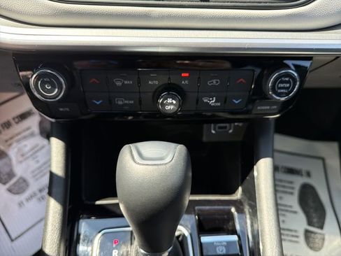 Used 2025 Jeep Compass Limited AWD/4WD image 22