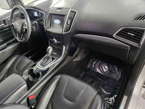 Used 2018 Ford Edge Titanium image 33