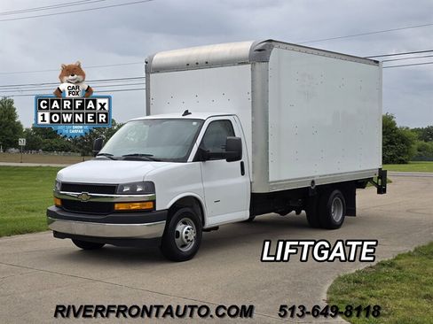 Used 2021 Chevrolet Express 3500 w/ Driver Convenience Package RWD image 1