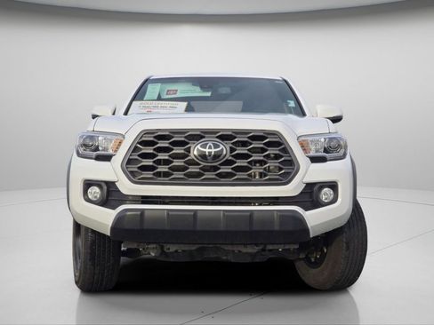 Certified 2023 Toyota Tacoma TRD Off-Road image 3