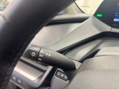 Used 2025 Toyota Prius LE FWD image 25