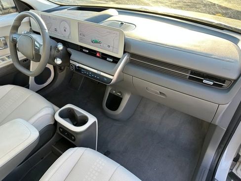 Used 2024 Hyundai Ioniq 5 Limited image 10