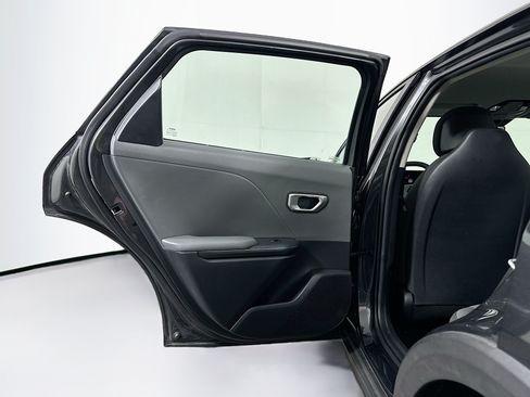 Used 2025 Kia K4 FWD image 25