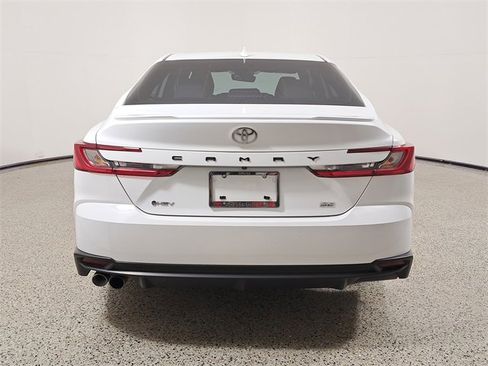 Used 2025 Toyota Camry SE image 6