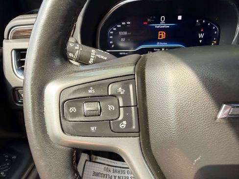 Used 2022 Chevrolet Suburban Z71 w/ Luxury Package AWD/4WD image 27