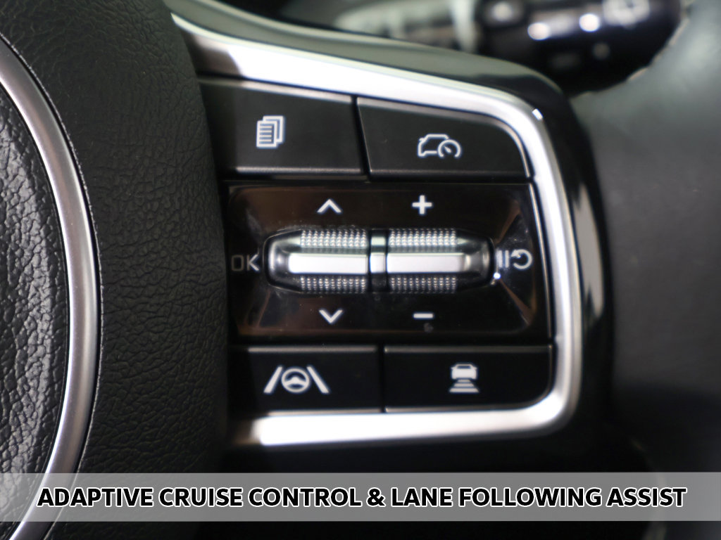 Used 2024 Kia Sorento S w/ Panoramic Sunroof Package FWD image 4