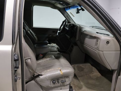 Used 2002 Chevrolet Silverado 1500 LT AWD/4WD image 4