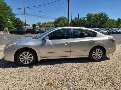Used 2010 Nissan Altima 2.5 S FWD image 3