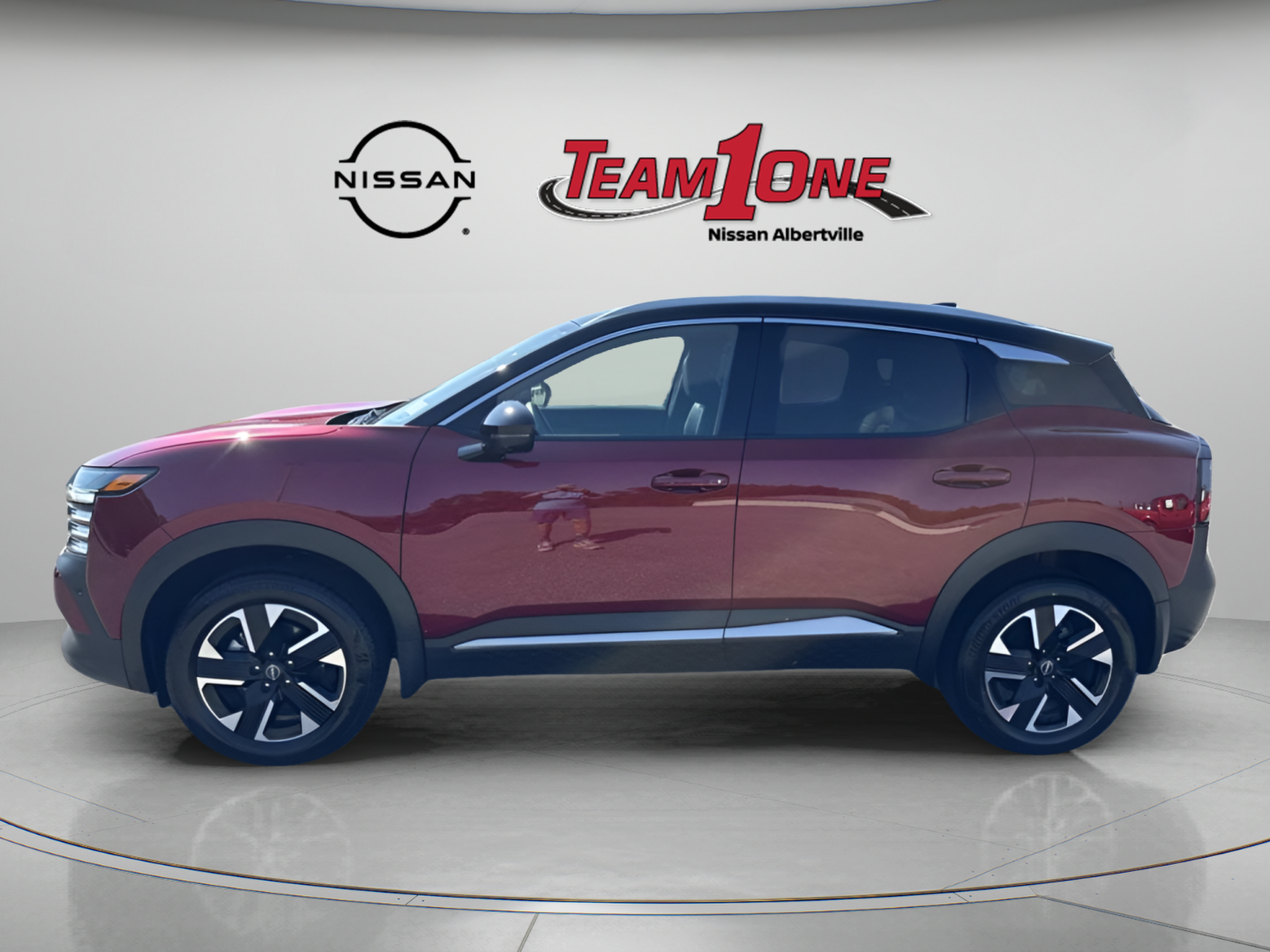 Used 2025 Nissan Kicks SR FWD image 5
