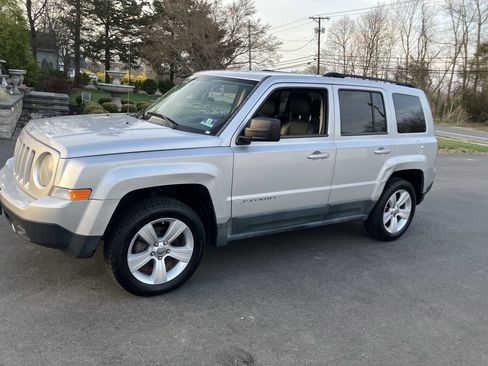 Used 2011 Jeep Patriot Latitude image 10