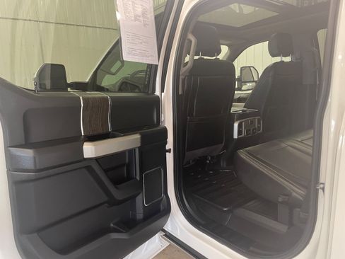 Used 2020 Ford F250 Lariat w/ Lariat Ultimate Package AWD/4WD image 22