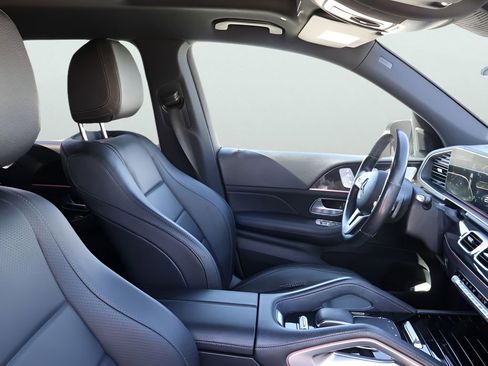 Used 2020 Mercedes-Benz GLS 450 4MATIC image 8