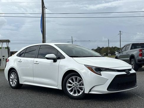 Used 2022 Toyota Corolla LE w/ LE Convenience Package FWD image 7
