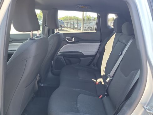 Used 2025 Jeep Compass Sport image 14