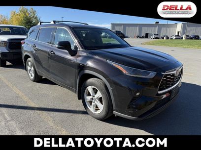 Used 2021 Toyota Highlander LE